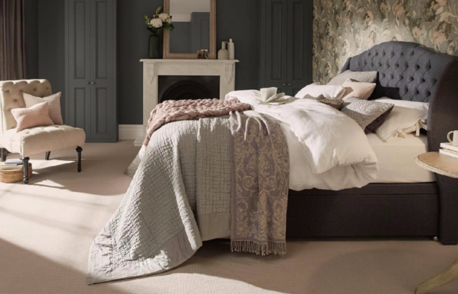 英国平安夜床垫70余年匠心精制，打造极致安睡体验